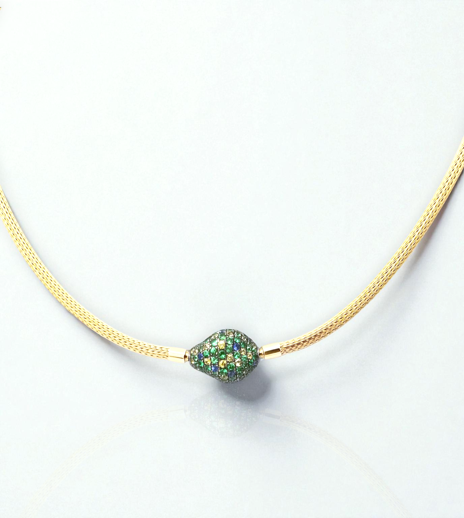 [NE08265] 18KY tubular gold mesh & [MS08060] 18KW 104 Tsavorite=2.36cts, blue and yellow sapphires=1.61cts centre bead