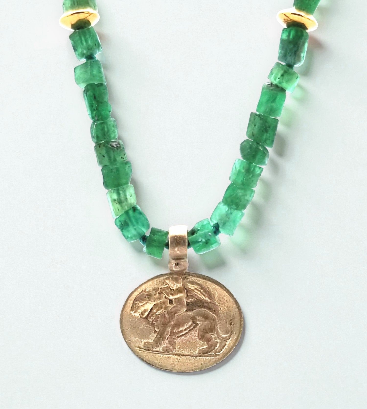 [NE08295] 18KY negative tassie seal pendant and emerald crystal beads