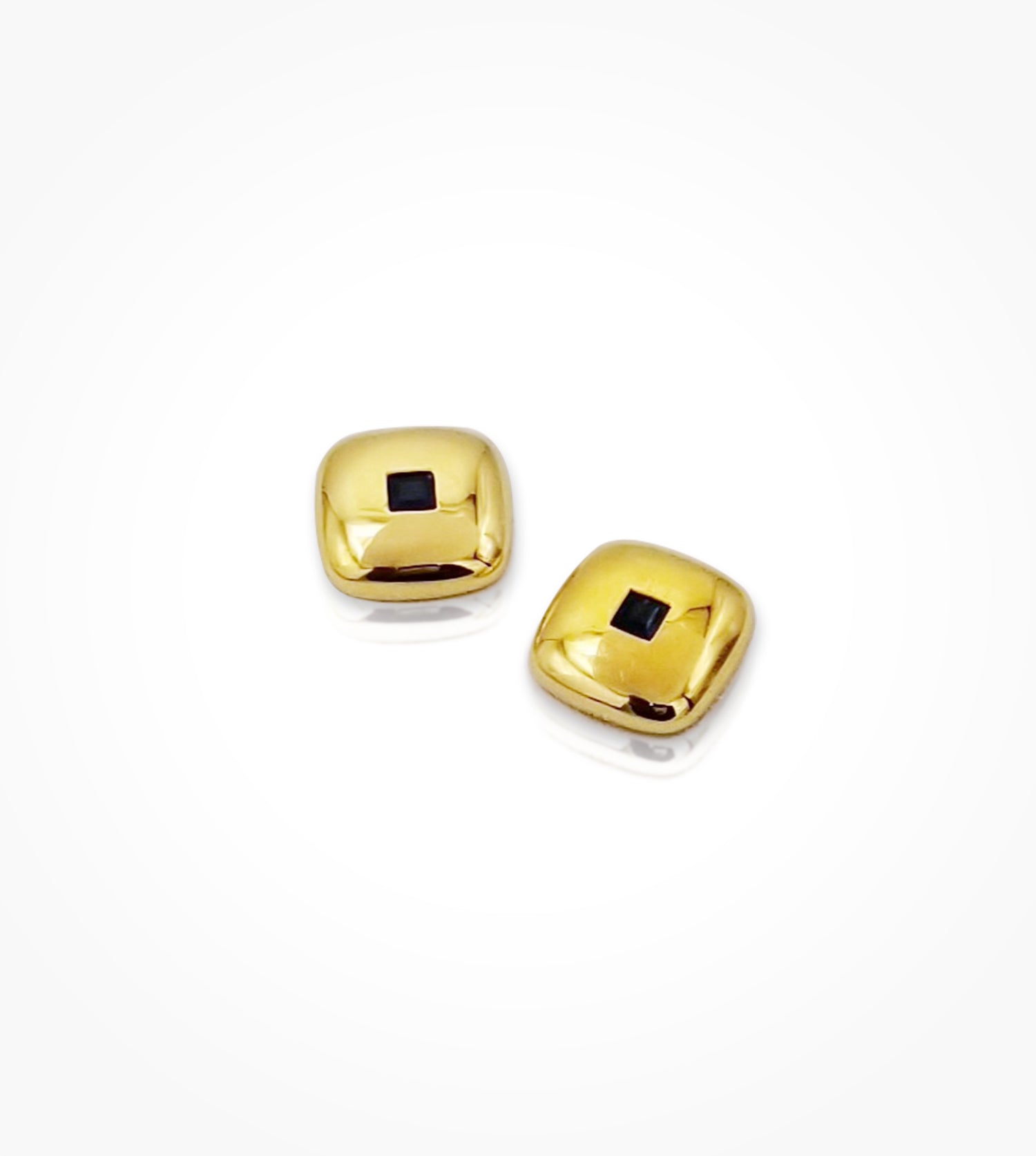 IS-004266-18kt yellow gold square sapphire, cushion-shape Cufflinks.