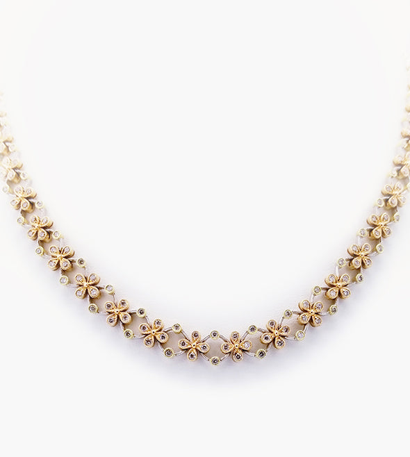 ND-004174-18K-3T-quatrefoil-necklace-118-diamonds=2.10cts